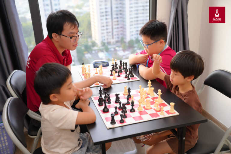 iChess Cờ Vua Truyền Cảm Hứng 27 GIOI THIEU CO SO ICHESS VINHOMES GRAND PARK