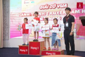 Trao giải cờ vua iChess dành cho các kỳ thủ U7 – U9 – U11 (1)
